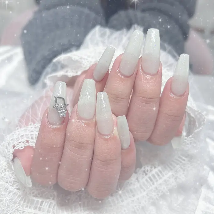 ホワイトネイル#有料パーツ#スカルプ#長さだし｜Bestnail所属