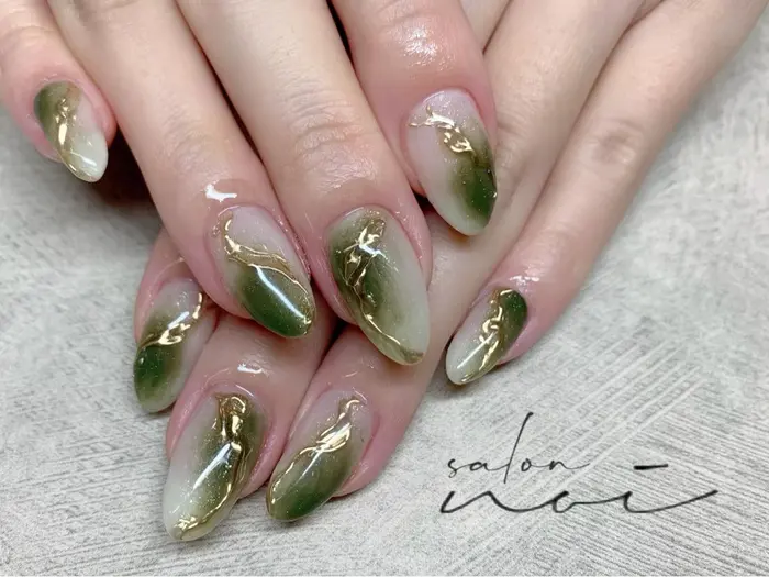 グリーンxベージュxゴールド ニュアンスnail ベージュ×グリーンのニュアンスネイル- ネイルチップ専門店