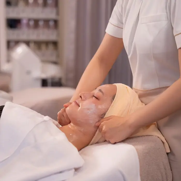 肌質改善美容サロン ému 用賀(cp salon emu所属)のエステ