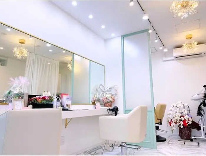 美容室木製店舗カウンター 淡いクリーム色【本日限定最終値下げ】 ZX-CLINIC（ゼクスクリニック） (@zx_clinic2024) • Instagram