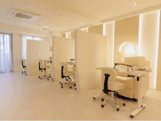 Liora nailの内観・外観2