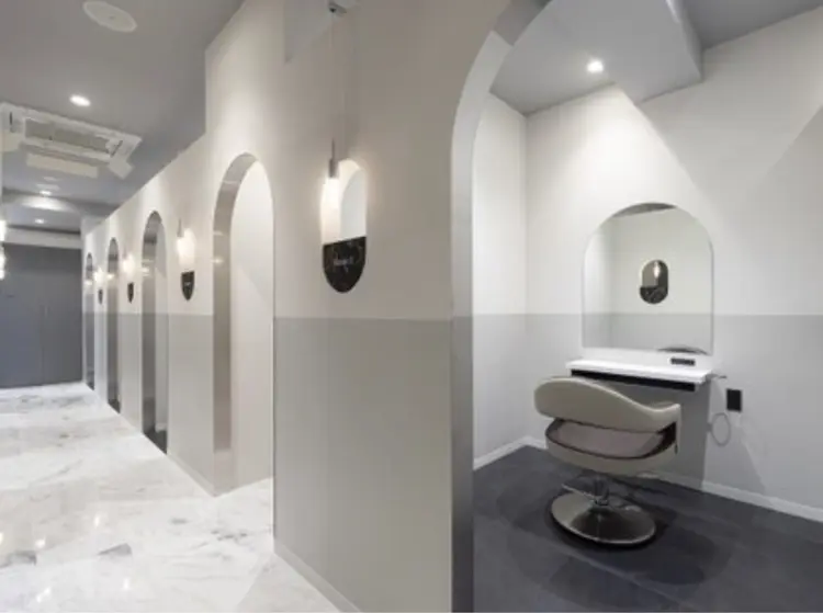 SALOWIN Frente店の内観・外観1
