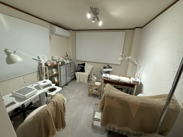 nail salon  9NINEの内観・外観2