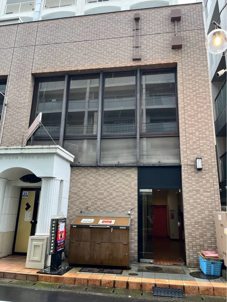 Lilas+ 新越谷駅前店の内観・外観1