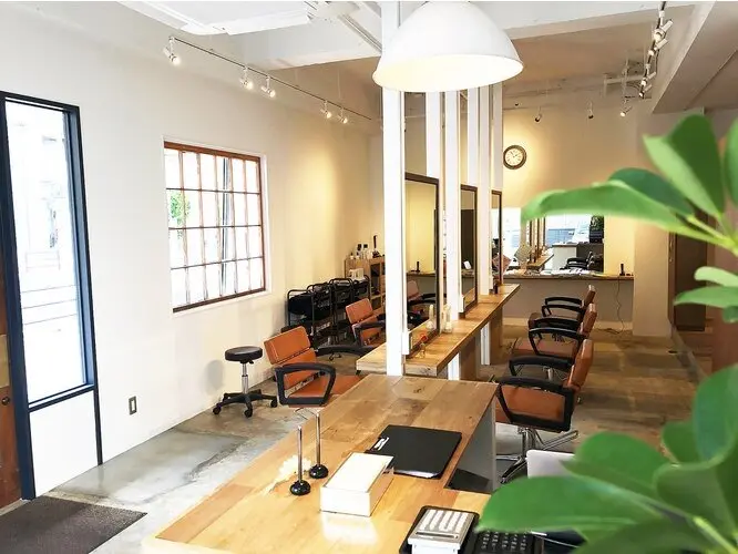 hair and spa palm　東大宮店の内観・外観2