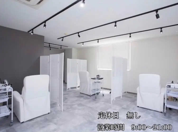 iBROW.岐阜店の内観・外観1