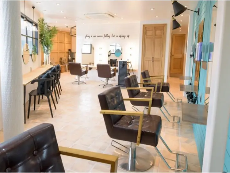 AUBE  hair MERの内観・外観1