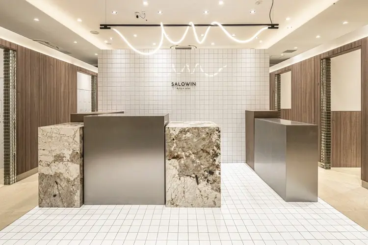 SALOWIN 銀座CURA店の内観・外観1