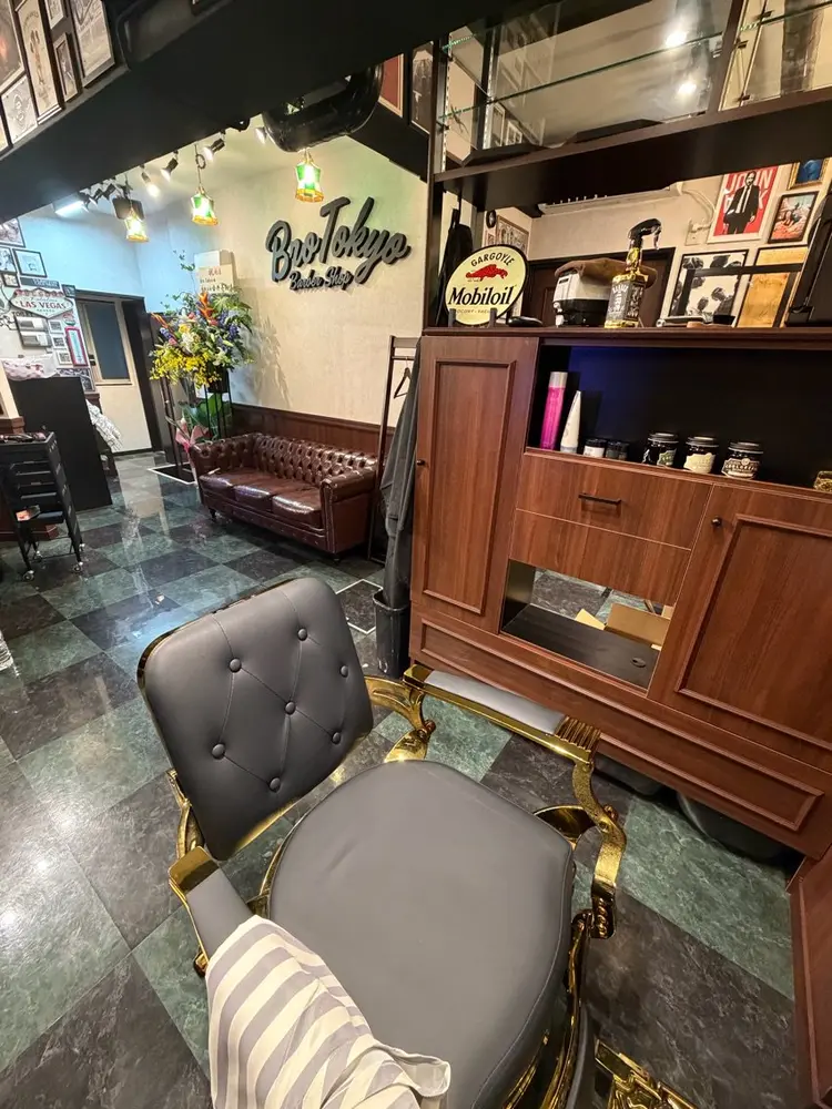 Brotokyo BARBERSHOP 神田店の内観・外観2