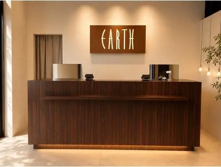 EARTH小松店の内観・外観1