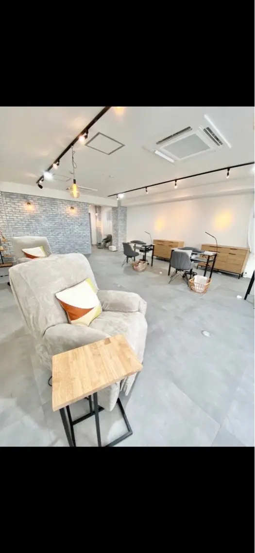 nail salon tiffinの内観・外観1