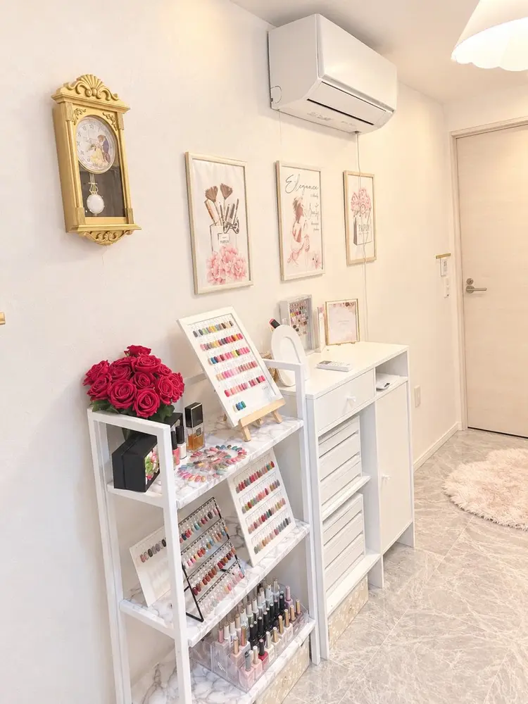 nail salon  BELLEの内観・外観2