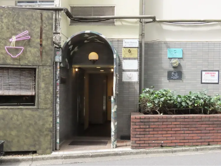 VELISSE新宿南口店の内観・外観1