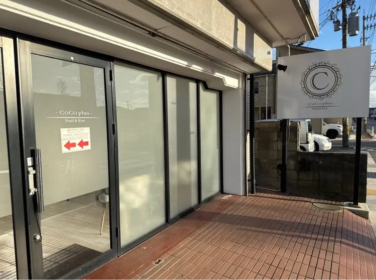CoCoplus  nail&eyeの内観・外観2