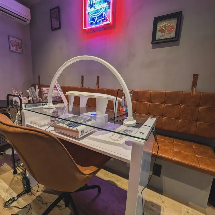THREE Nail studioの内観・外観1