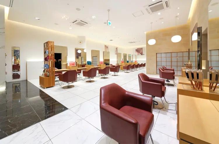 ZELE AVEDA 越谷レイクタウンの内観・外観2