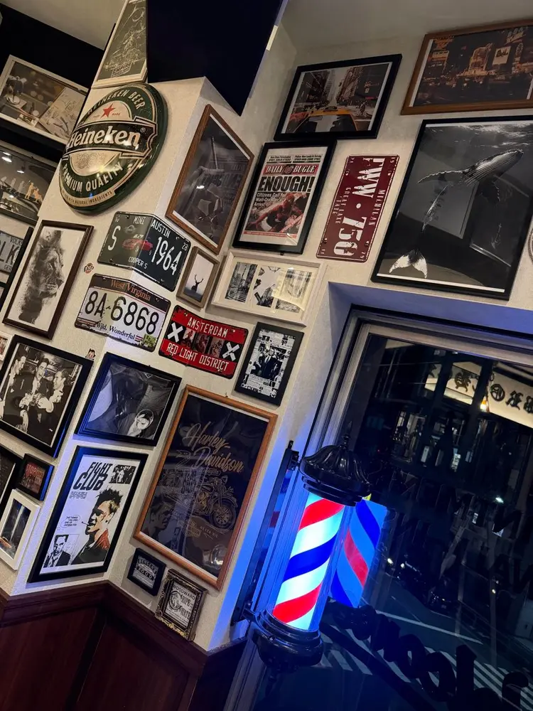 Brotokyo BARBERSHOP 神田店の内観・外観3