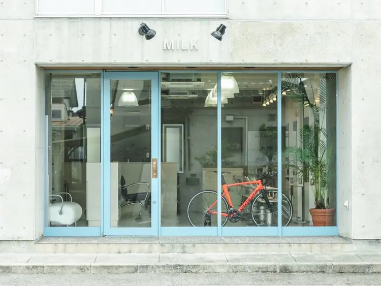 MILKの内観・外観1