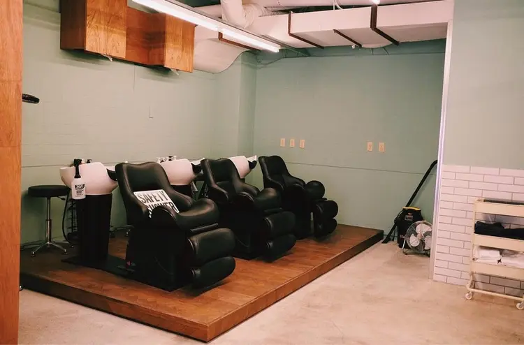 HAIRCUT PARLOR ORWELLの内観・外観3