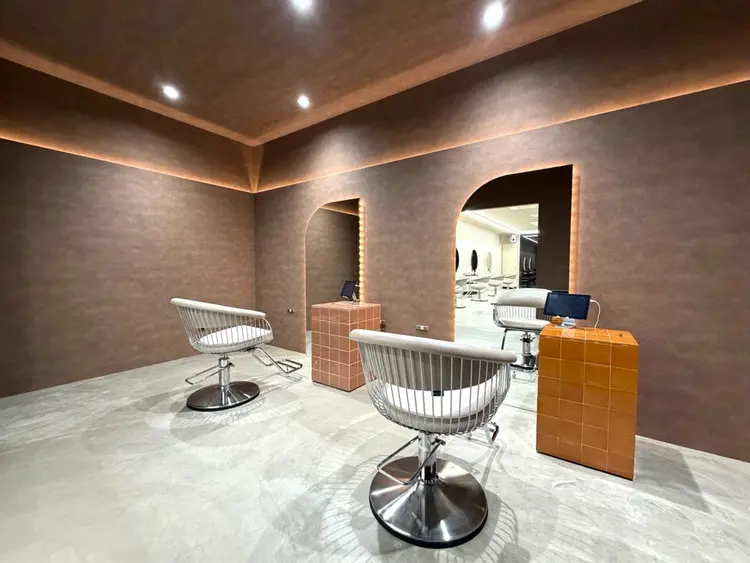 EARTH coiffure beaute 諏訪店の内観・外観2