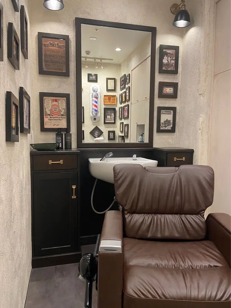 ヒロ銀座BARBER SHOP大阪本店の内観・外観3