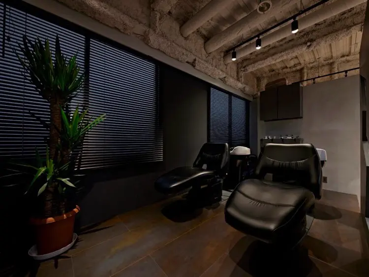 Men's salon Gaudi 三宮店の内観・外観3