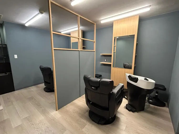 FRISEUR smile&gentlemanの内観・外観2
