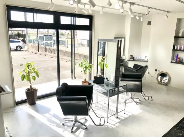 THE ACNE 岡崎竜美丘店の内観・外観1