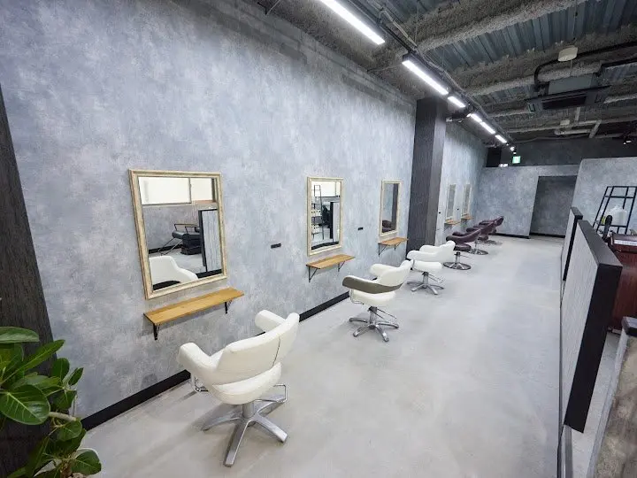 mieux_R nailsの内観・外観1