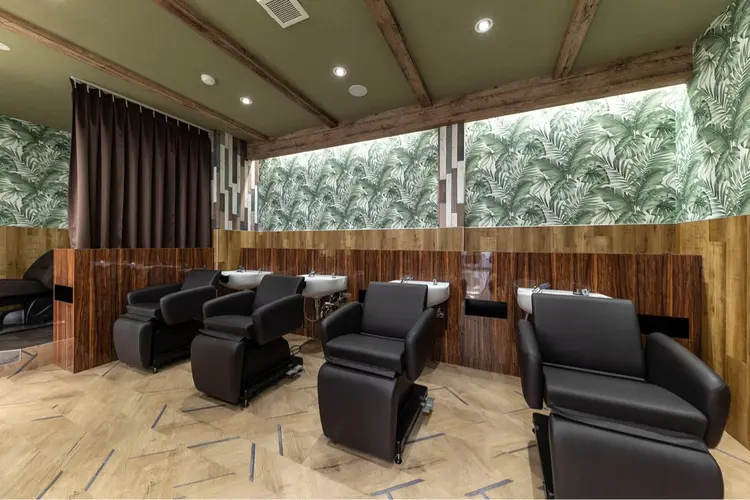 HAIR&MAKE EARTH 長崎大村店の内観・外観2