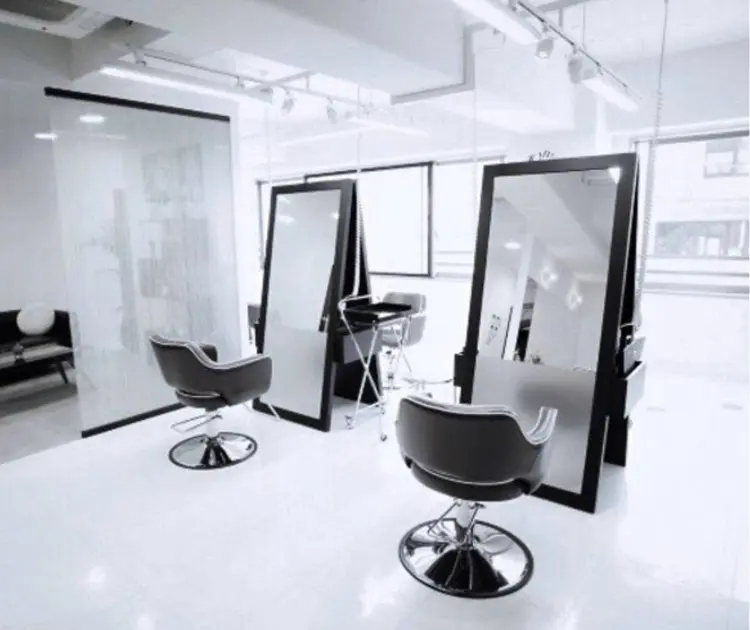 hair&art LUMINAの内観・外観1