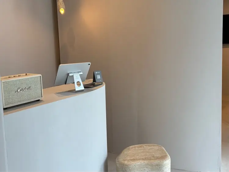 UnLLURE福岡店の内観・外観2
