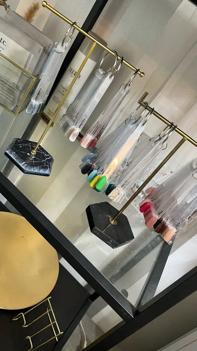 ND NAILの内観・外観2