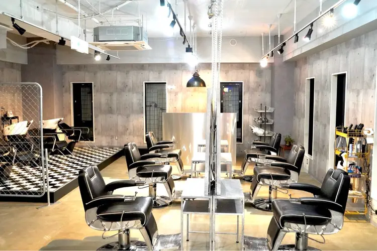 MENIN MEN'S SALONの内観・外観1