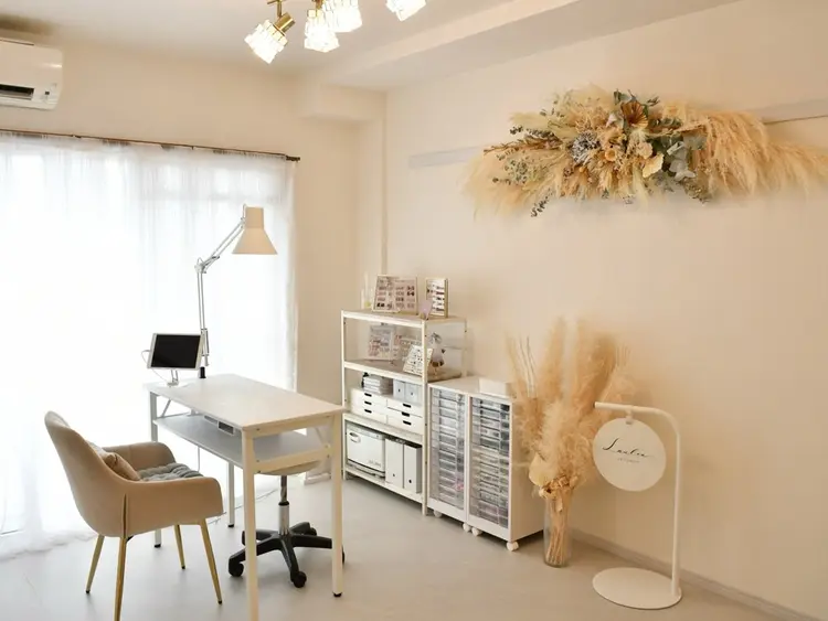 nail salon lauleaの内観・外観1