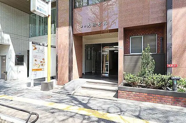 秒速小顔 新宿店の内観・外観1
