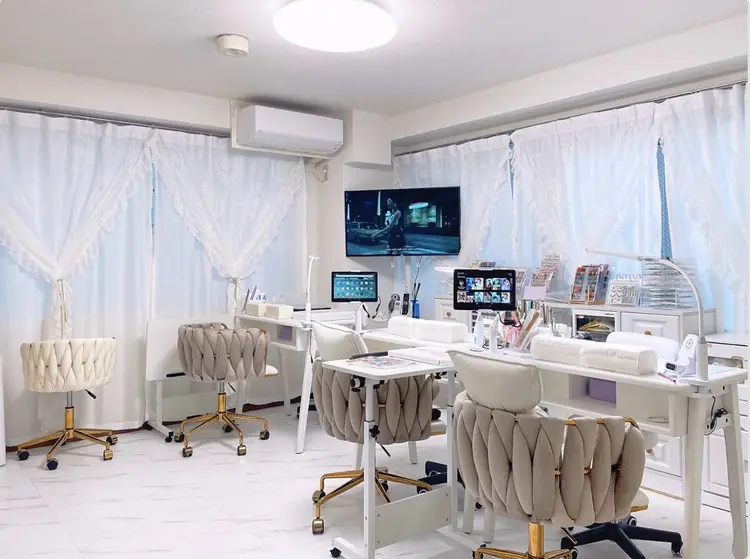 EMILIO NAIL【エミリオネイル】高田馬場の内観・外観1