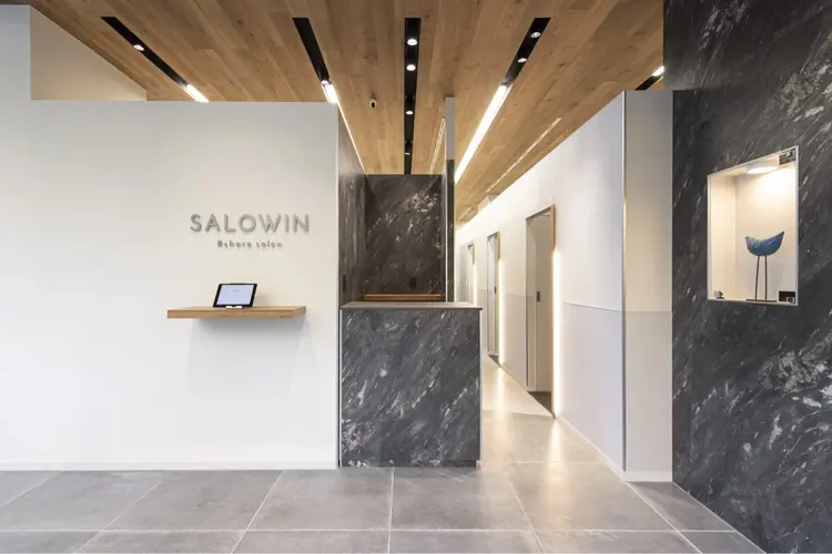 SALOWIN原宿iori店の内観・外観1