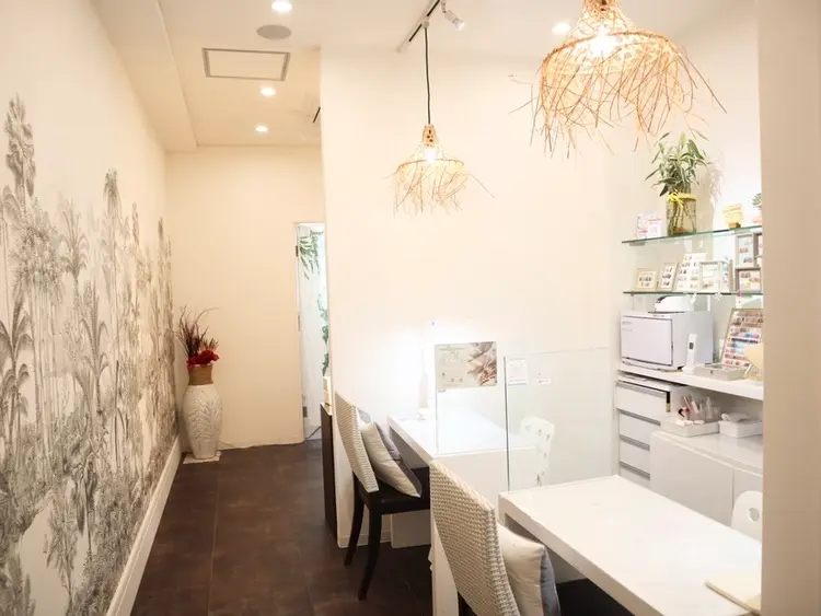 nail salon R 横浜店の内観・外観2