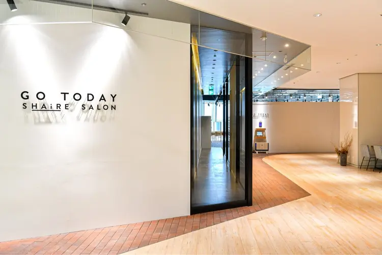 GO TODAY SHAiRE SALON 梅田店の内観・外観1