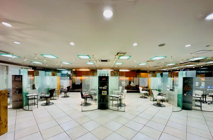 HAIR＆MAKE EARTH津田沼店の内観・外観1