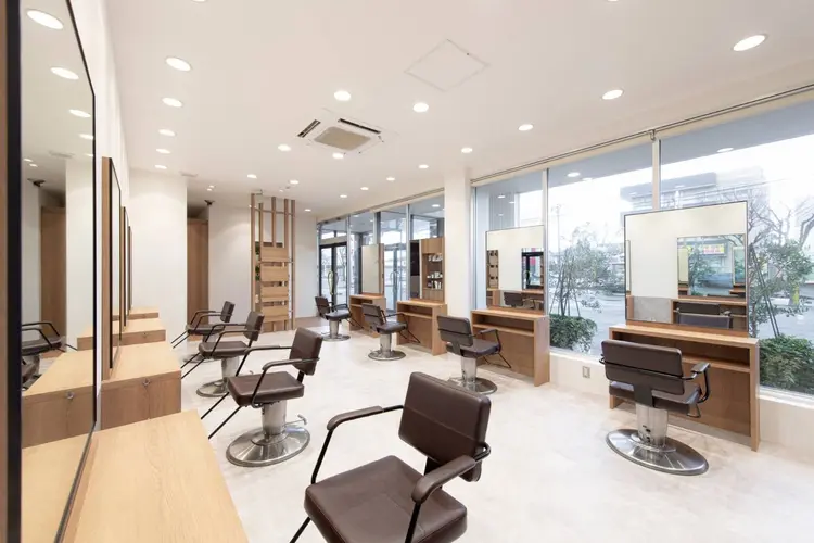 HAIR＆MAKE　EARTHいわき店の内観・外観2