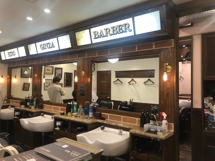 HIRO GINZA BARERSHOP新宿店の内観・外観1