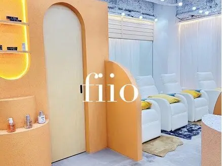 fiio brow & eyelash 梅田茶屋町中崎町店(美眉とまつげの専門店)の内観・外観1