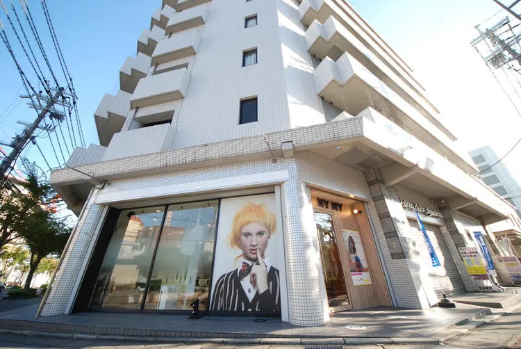 NYNY 新田辺店の内観・外観1