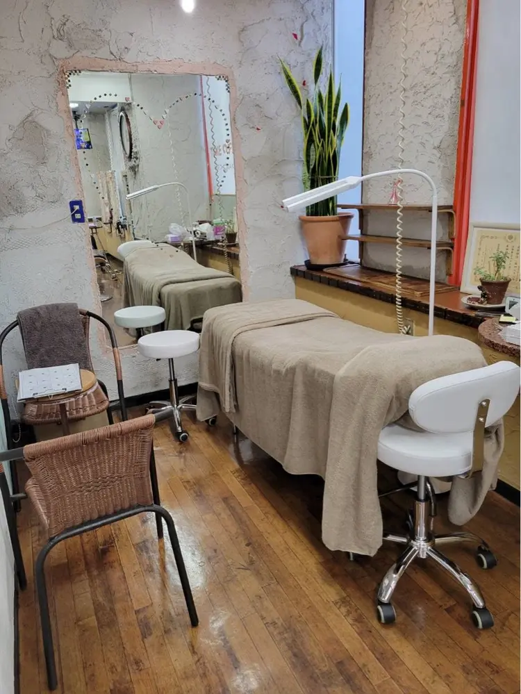 HAIR&MAKE TAKE OFFの内観・外観3