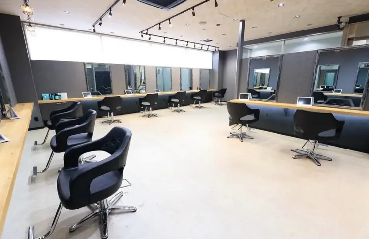Hair salon Reborn by JIL BLANの内観・外観1
