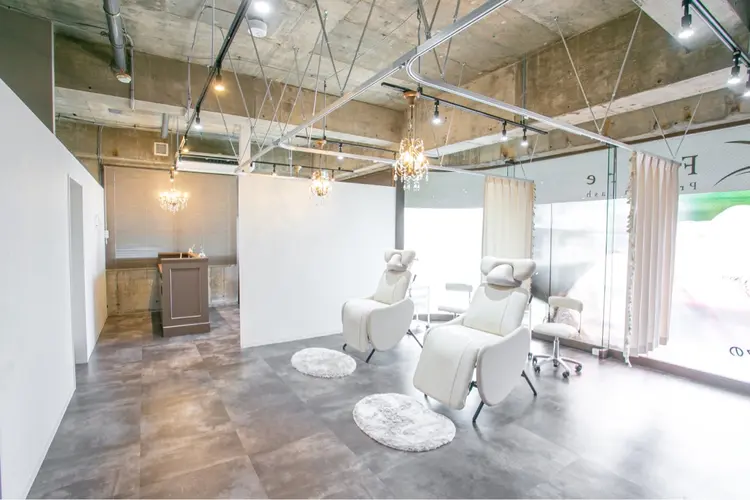 Flare premium lash フレアプレミアムラッシュ谷山店の内観・外観1