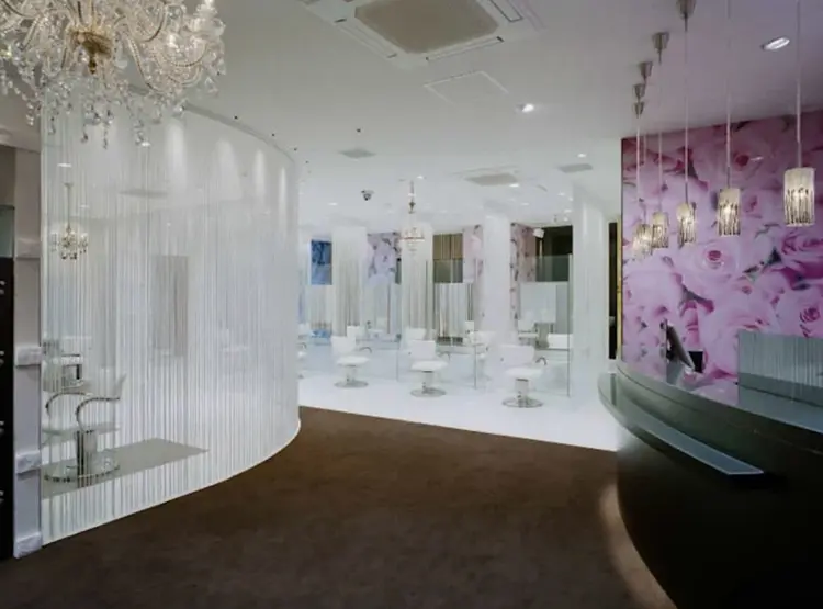 HAIR&MAKE EARTH西川口の内観・外観1