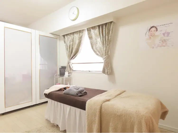 private salon LULU.tokyo池袋店の内観・外観2